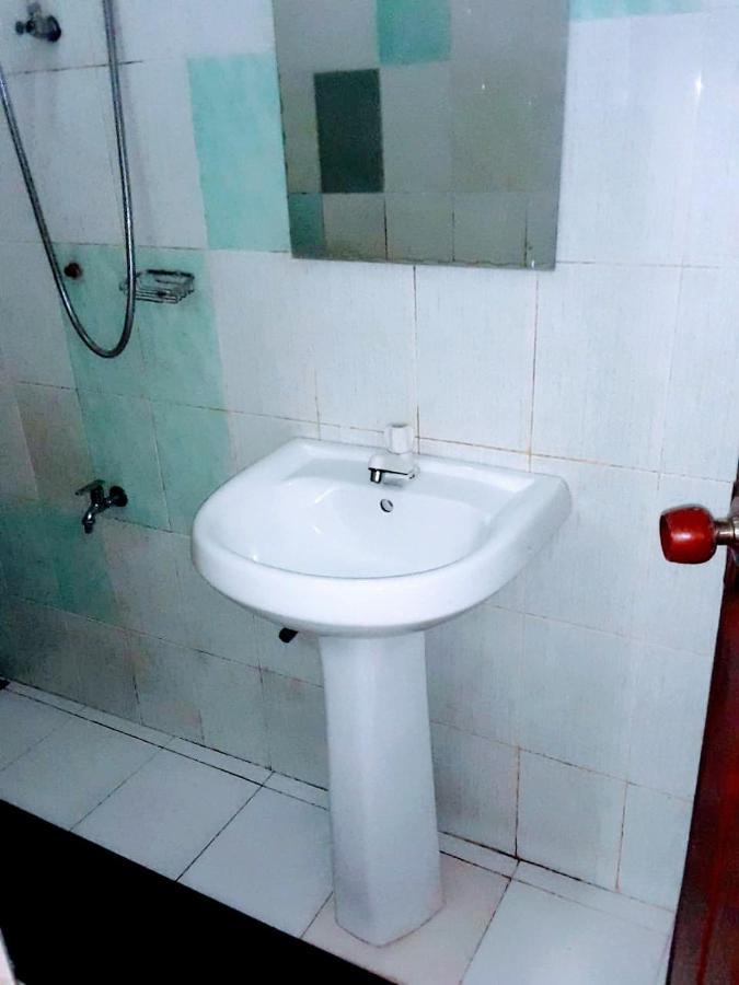 Black And White Kandy Guest House 02 Deiyannewela 외부 사진