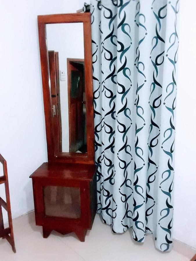 Black And White Kandy Guest House 02 Deiyannewela 외부 사진