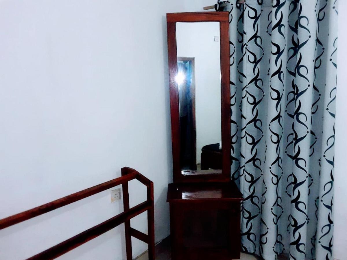 Black And White Kandy Guest House 02 Deiyannewela 외부 사진