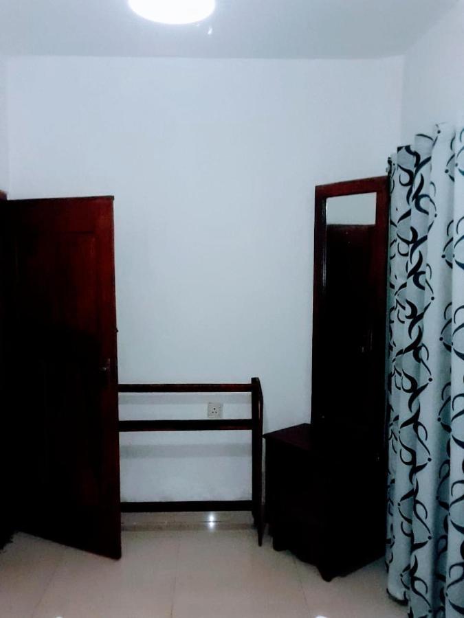Black And White Kandy Guest House 02 Deiyannewela 외부 사진