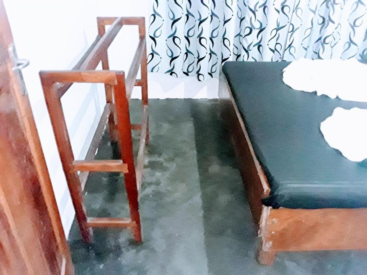 Black And White Kandy Guest House 02 Deiyannewela 외부 사진