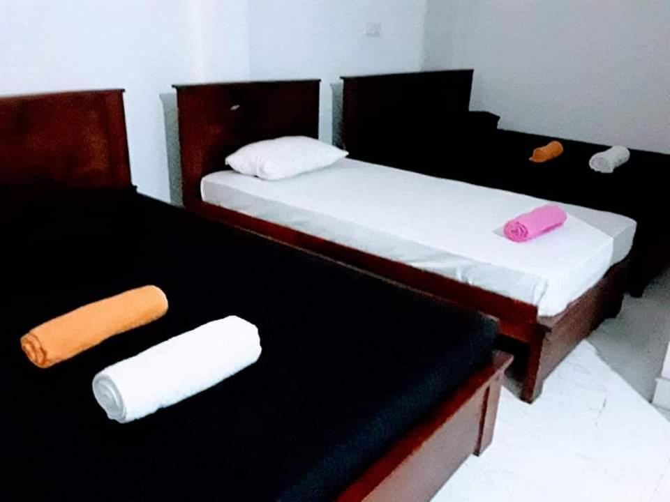 Black And White Kandy Guest House 02 Deiyannewela 외부 사진